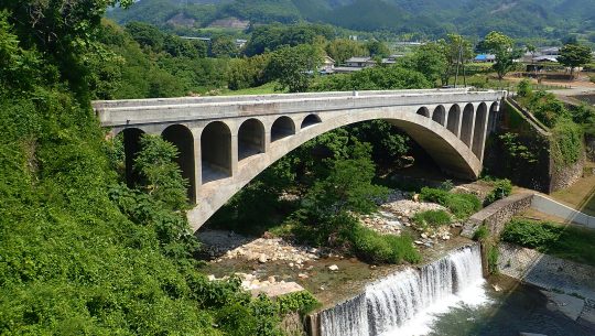 祝橋 同じ高さからの外観