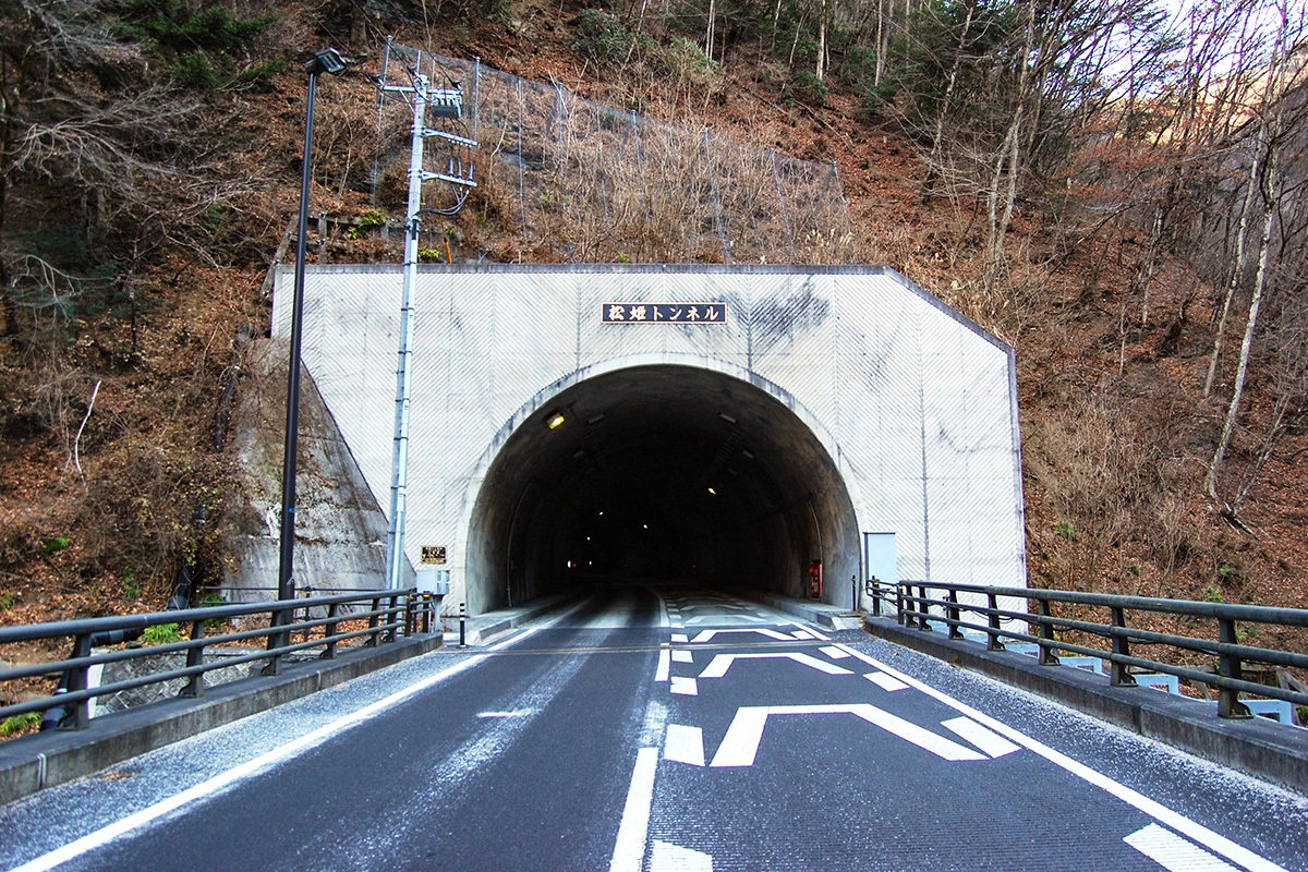 トンネル