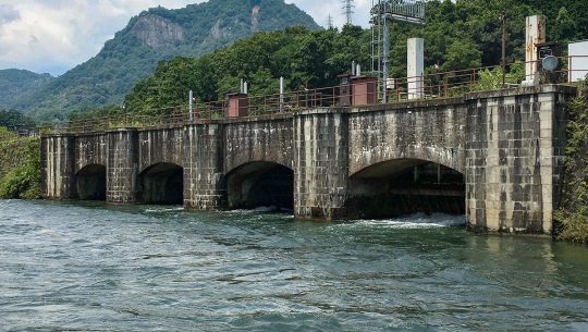 八ツ沢発電所 取水口制水門